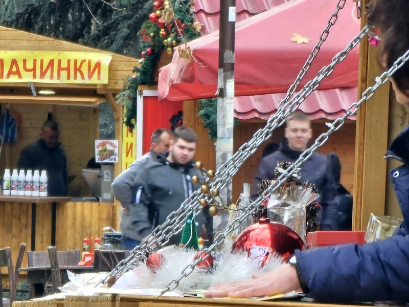 Коледното градче обединява, но и разединява благоевградчани, вижте защо