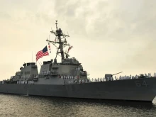 ВМС на САЩ са свалили две ракети и дрон в Червено море