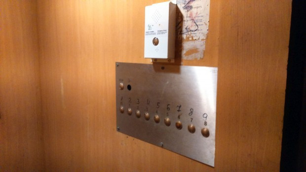 Изискването старите асансьори в България да имат монтиран предпазен щит