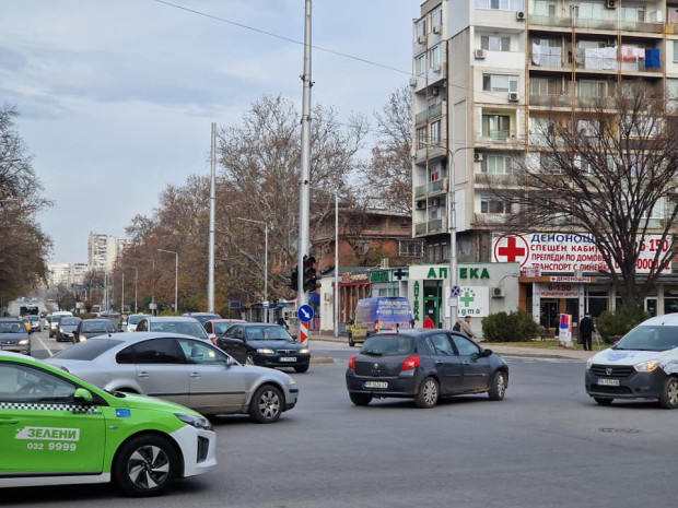 TD Кръстовището на бул Шести септември и бул Васил Априлов е с изключени