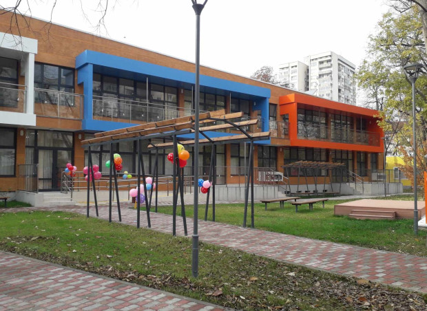 TD Възпитаници на новата детска градина Каменица в район Централен изпяха