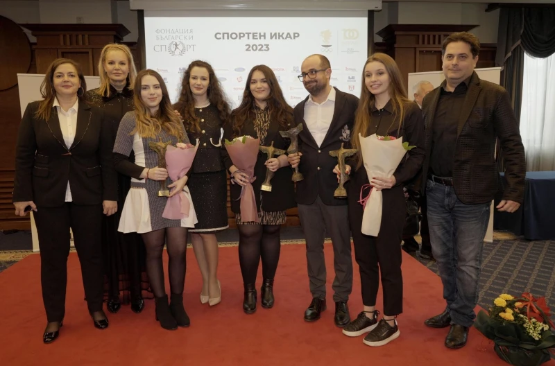 "Златните" ни шахматистки получиха спортен Икар за отбор на годината