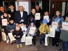 124 деца участваха в конкурса "Топли ръкавички" в Ловеч