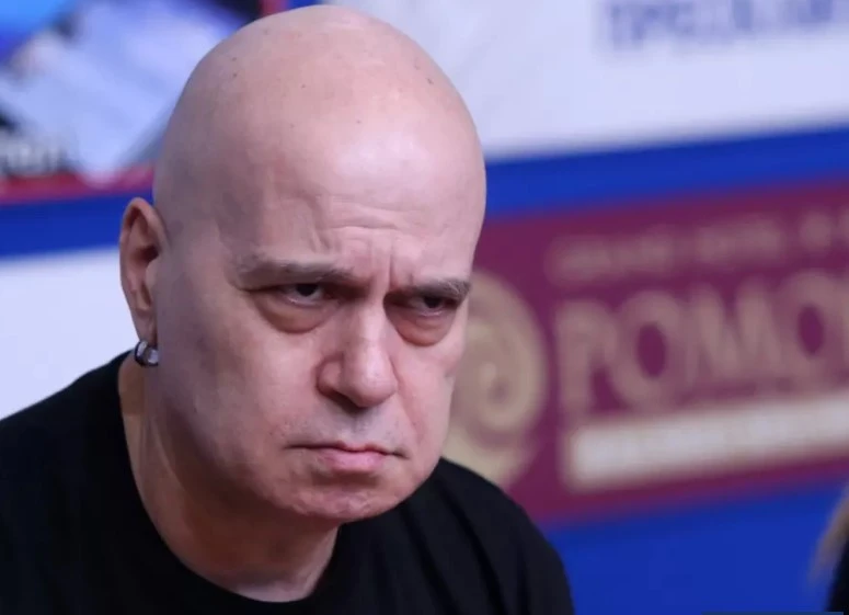 Три месеца Слави Трифонов е криел смъртта на майка си
