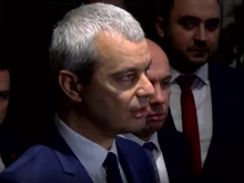 Костадинов: Би ми било интересно да видя снимки от банкета на Пеевски, аз не съм канен