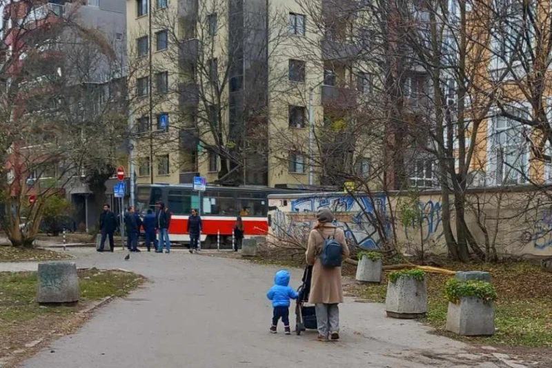 Ако по време на майчинство жена работи, има ли право на обезщетение?