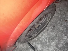 Агресията сред шофьорите ескалира: Кола осъмна с отвертка в гумата