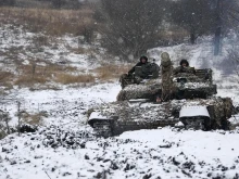 Генерал Тарнавски: Руснаците засилват щурмовете в Донбас, хвърлят бронетехника в бой