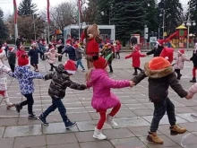 Коледен карнавал на площада в Кюстендил