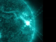 НАСА публикува снимки на едно от най-мощните слънчеви изригвания, което причини радиосмущения на Земята