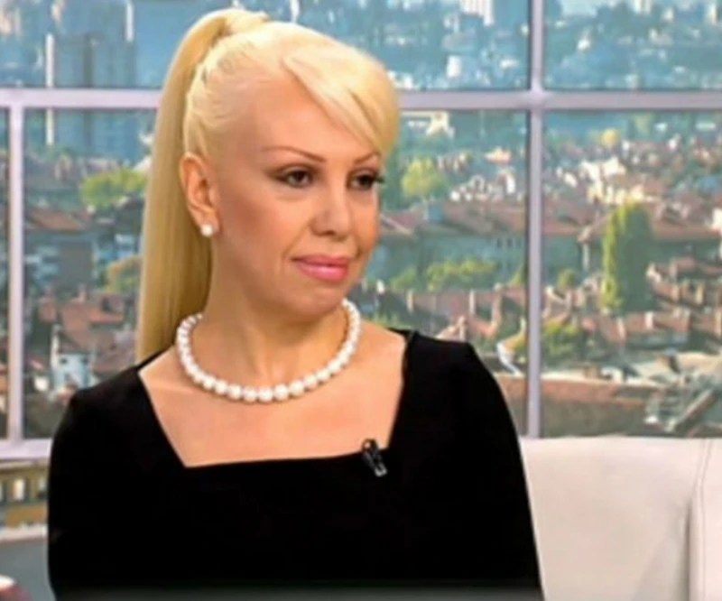 Луна не спира с провокациите, този път загатна нещо доста пикантно