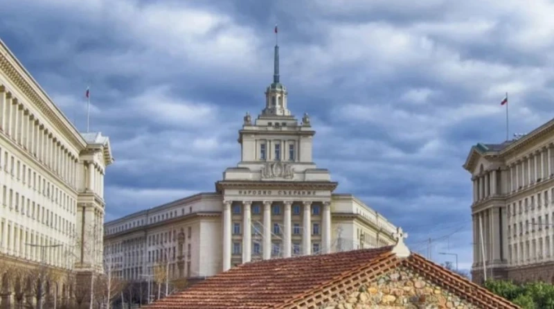 Обрат за 24 май - комисията за промени по конституцията реши окончателно