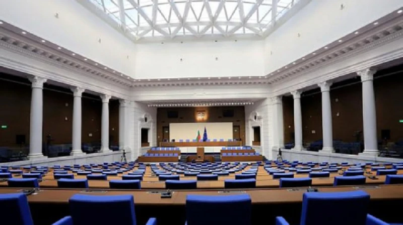 Конституционната комисия заседава извънредно по промените в Основния закон