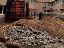 В ДКЦ Районна Поликлиника Казанлък започна строежа на втори асансьор