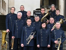Градският духов оркестър поздравява видинчани с календар за 2024