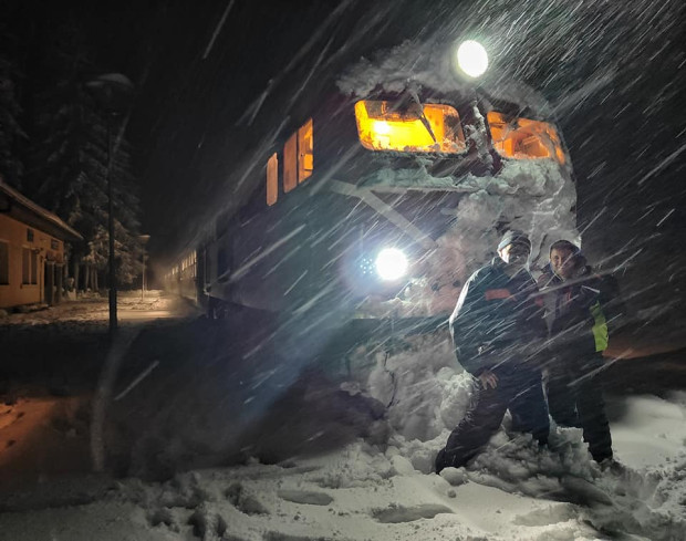 След снежния капан и лошото време Родопската теснолинейка тръгва отново