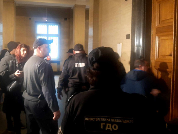 Иван Иванов баща задържан за корупционния скандал в Министерството