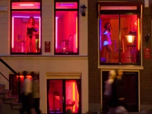 Местят "Червените фенери" до централа на европейска агенция в Амстердам