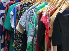 Голямо количество фалшиви маркови дрехи е иззето от магазин в Сандански