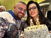 Истина ли е? Обичана певица навърши 69 години