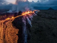 Едва ли изригването на вулкана в Исландия ще засегне въздушния трафик, лавата тече далеч от хората