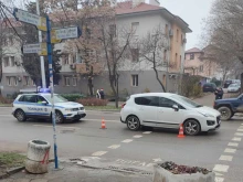 Шофьор блъсна тийнейджърка на пешеходна пътека в Благоевград