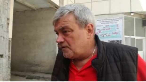 </TD
>Директорът на благоевградската болница д-р Огнян Митев е починал, научи