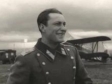 Пожертва себе си, сваляйки американски бомбардировач B-24 Liberator