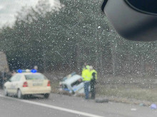 Тежка катастрофа е станала на АМ "Тракия" с участието на кола, ТИР и полицейски автомобил