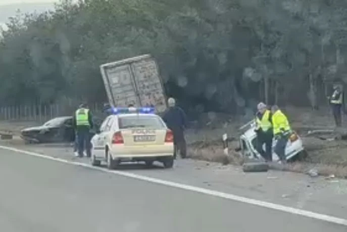 Български е камионът, който едва не уби полицаи на АМ 