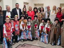 Деца на гости на кмета на "Централен" в Пловдив, спазиха отколешна традиция