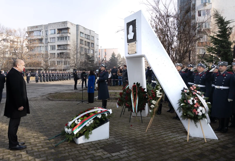 Президентът: Капитан Списаревски ще продължава да лети високо и недостижим