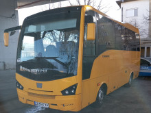 МОН предостави още един чисто нов училищен автобус на Община Казанлък
