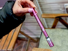 Най-новият хит във Варна: Химикалка като ваксина срещу COVID