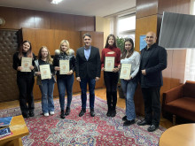 Бургаски ученички доказаха, че доброто съществува