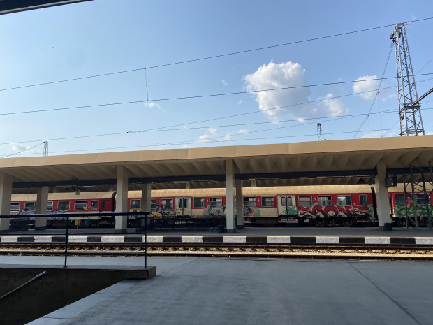 Полицаи обикалят жп и автогарите в Търновско заради празниците