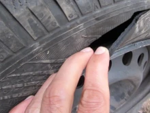 Задържаха мъжа от София, който режеше гумите на автомобилите 