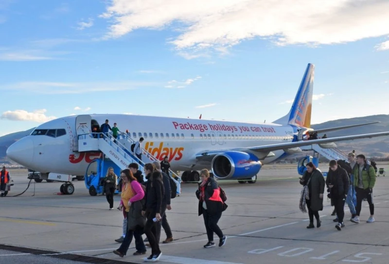 Кацна първият чартърен полет за зимния сезон на летище "Пловдив"