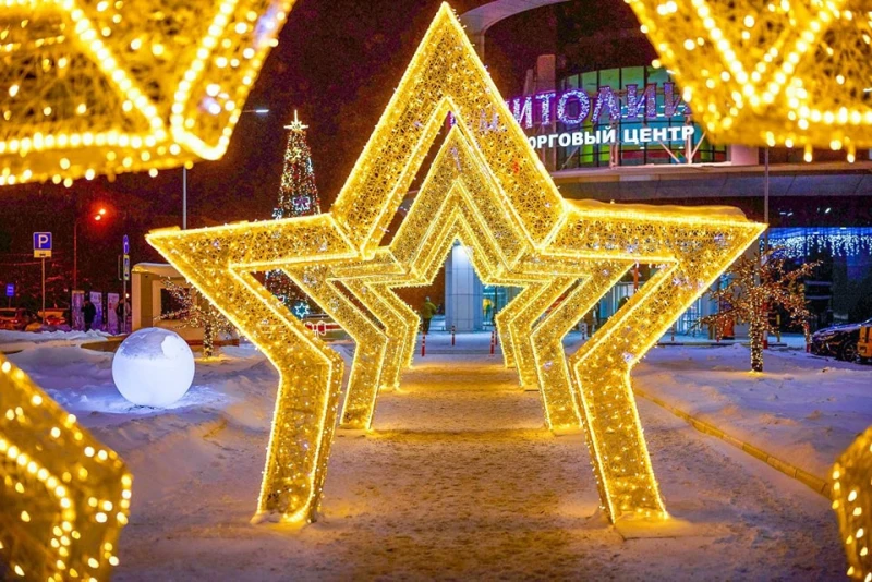 Коледната украса в Москва раздели България на две