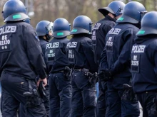 В най-мащабната операция от десетилетия: Хиляди полицаи мобилизирани на Нова година в Берлин