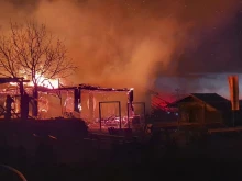 Огнена трагедия в Румъния на Коледа: Петима загинаха, а още петима са в неизвестност след пожар в румънска къща за гости