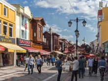 Турция пуска пешеходци през границата при Одрин и да пазаруват в безмитните магазини