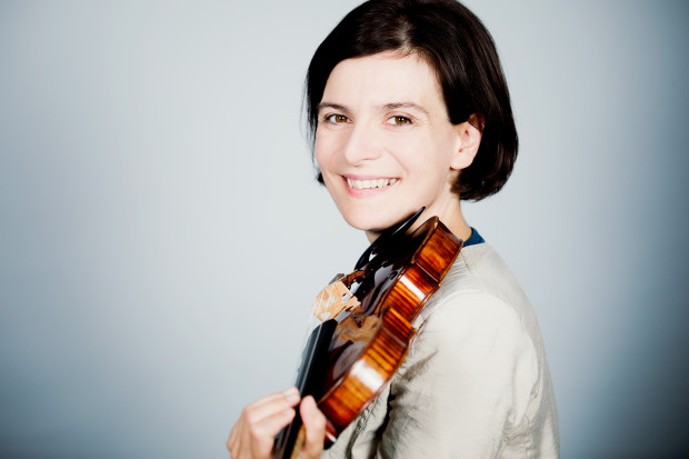 Българската цигуларка Албена Данаилова е първата жена в света която