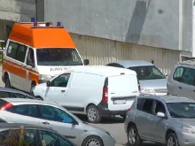 Младеж се блъсна с колата си в линейка в Кюстендил