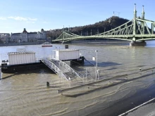 Река Дунав излезе от коритото си в Будапеща, нивото на водата е най-високото от десетилетия