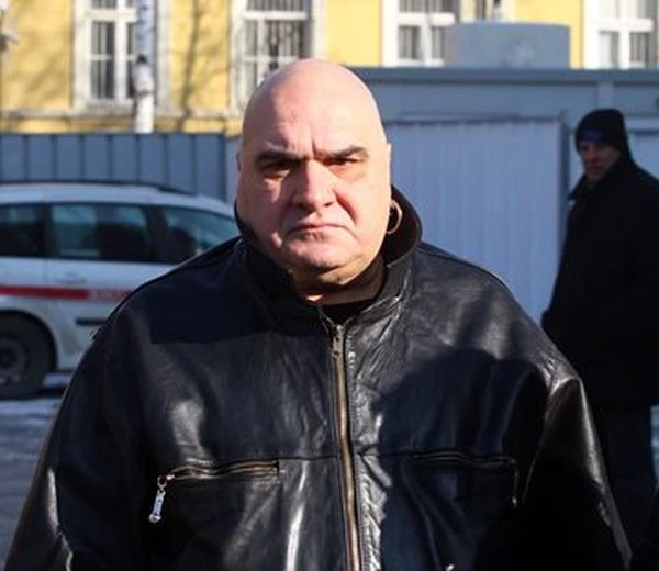 Сериозни финансови затруднения сполетяха Фънки