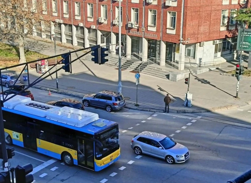 Това е графикът на плевенските тролеи в новогодишната нощ, дори ще е безплатен