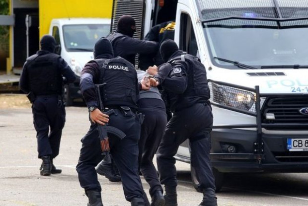 TD Полицията в Пловдив отстрани двамата полицаи арестувани за подкуп съобщиха