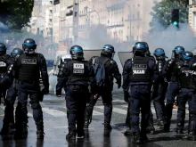 Франция мобилизира над 90 000 полицаи и военни на Нова година
