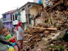 Земетресение с магнитуд 5,9 разтърси Индонезия